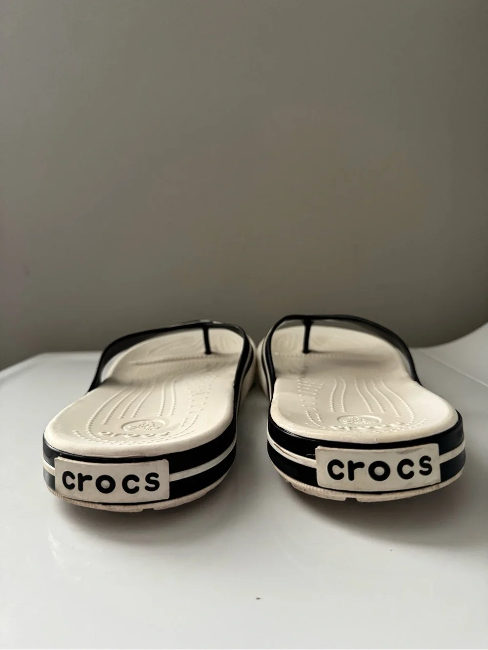CROCS Unisex Bayaband Flip Flops Men 10 Women 12